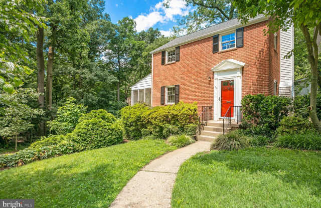 244 N COLUMBUS STREET - 244 North Columbus Street, Arlington, VA 22203