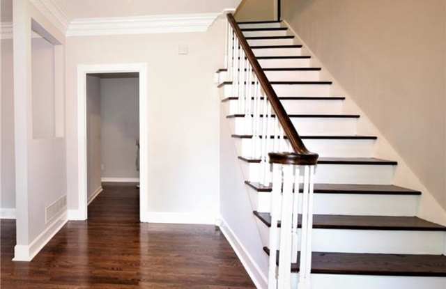 430 Lost Forest Court Gallery 2