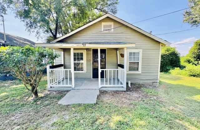 917 N Oakland St - 917 North Oakland Street, Gastonia, NC 28054