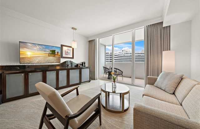 4391 Collins Ave photos photos
