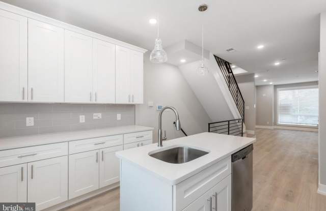 2550 N HOWARD ST #2 photos photos