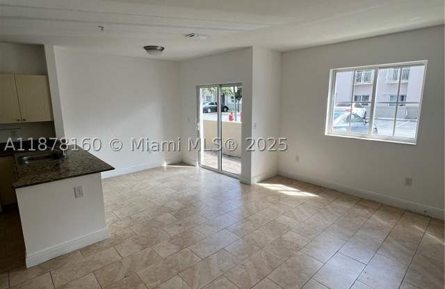 211 W 79th Pl Gallery 2