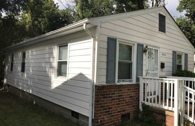 3 bedroom house on quiet dead end! All electric, Cental Ac, hardwoods and Laundry provided! photos photos
