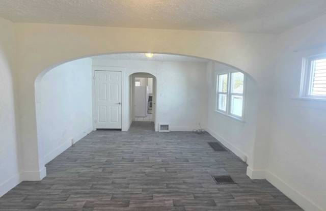 516 South 900 West - 516 Gallery 1