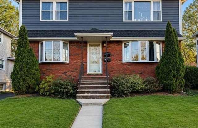 106 Rochelle Parkway photos photos