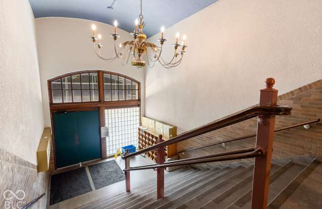 920 E 62nd Street Gallery 2