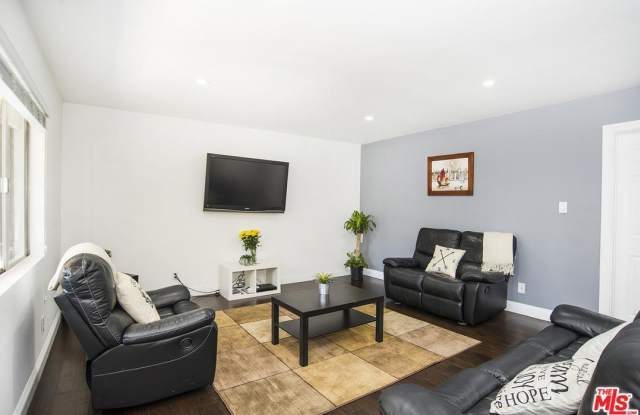 1824 20th St Apt E Gallery 2