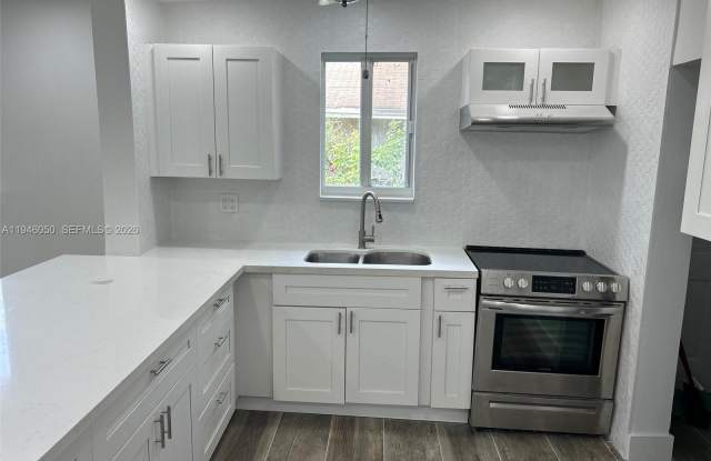 261 NW 49th St photos photos