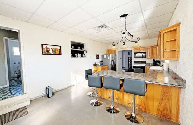 47320 S Hwy 118 Gallery 2