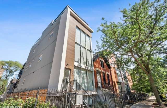 1547 N Wood Street photos photos