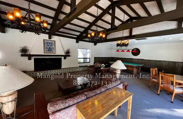 Charming Monterey Condo with Pool, Fireplace & Utilities Included Gallery 4