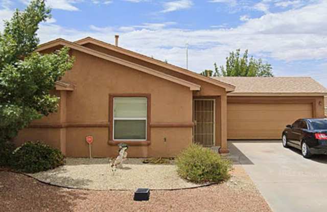 4 Bedroom, 2 Bathroom House Available Now! photos photos