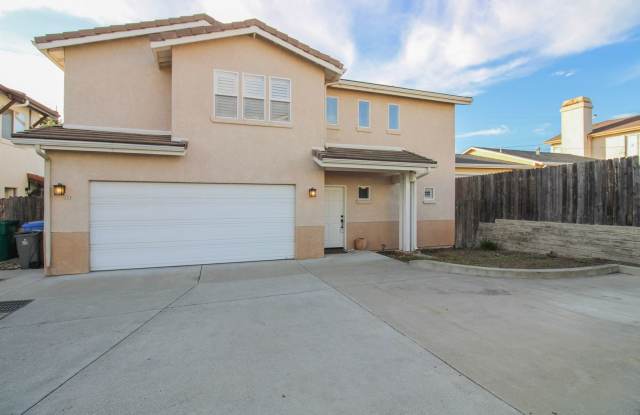 4-Bedroom House Near the Dunes in Grover Beach - 253 North 5th Street, Grover Beach, CA 93433