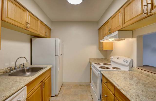 Monaco Parkway Apartments photos photos