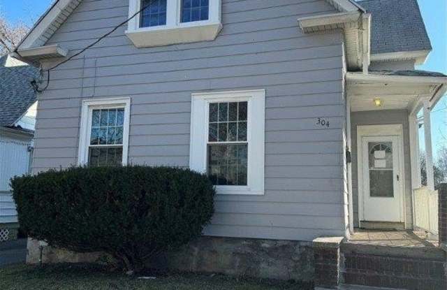 304 1st Street Upstairs photos photos