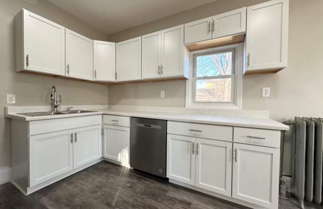 Large 4 Bedroom House! photos photos