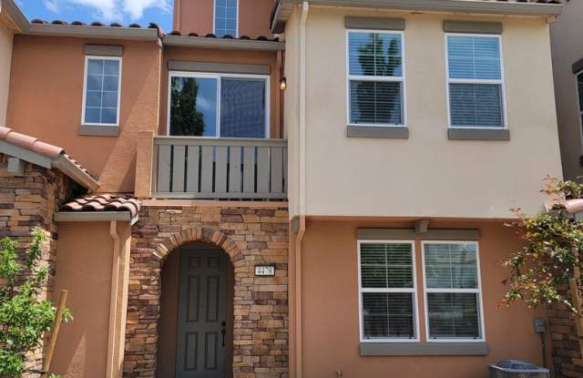 Beautiful 3 story home with 4 bedrooms 3.5 baths. photos photos