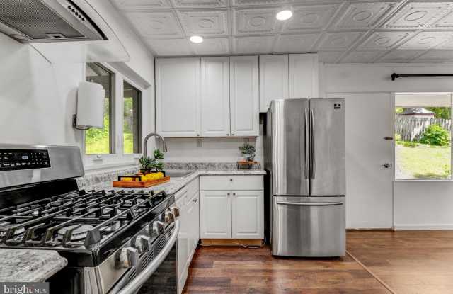 6323 HOWE Place Gallery 4