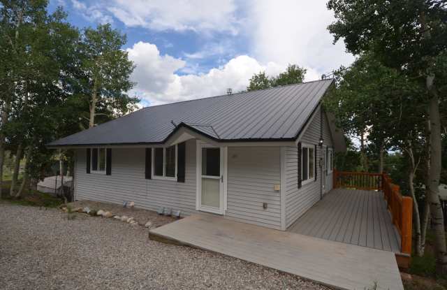 Fairplay home available 10/1/26, yard, two living spaces! photos photos