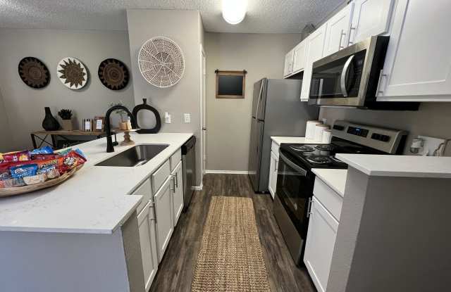 Walnut Creek Apartments Gallery 2