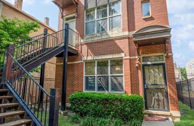 2030 W Warren Boulevard Gallery 2