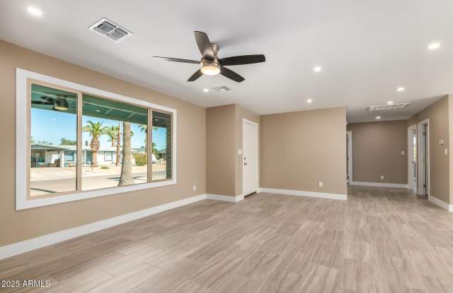 12218 N 36th Place Gallery 4
