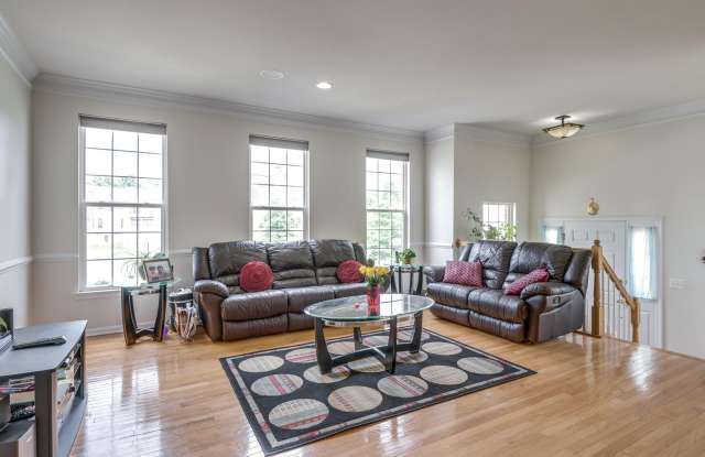 20020 NORTHVILLE HILLS TERRACE Gallery 3