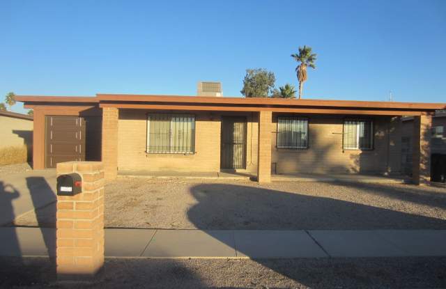 Clean  Cozy 3 Bed. 2 Bath Home With Big Yard, AC  Wrought Iron Security photos photos