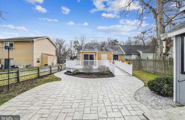 3512 OLD CROWN Drive Gallery 2