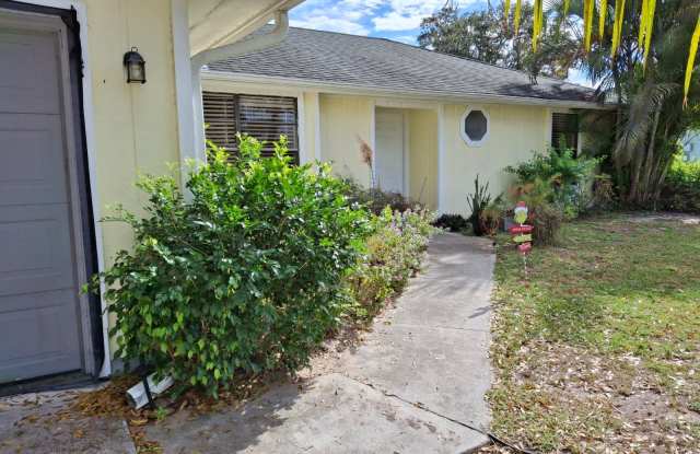 385 Toledo Street photos photos