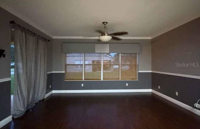 1105 TOLUKE Point Gallery 3