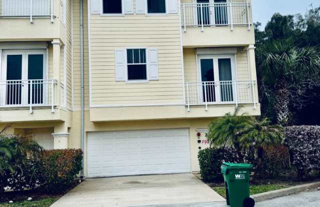 BEAUTIFUL 3 BD/3.5BA TOWNHOUSE IN PALM BAY photos photos