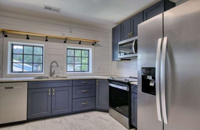 1122 Wellman Avenue Northeast Gallery 1