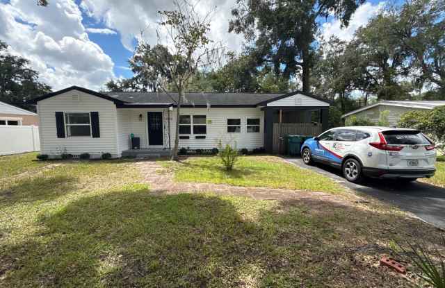 Remodeled 2/1 with flex room - Super Cute! Gallery 1