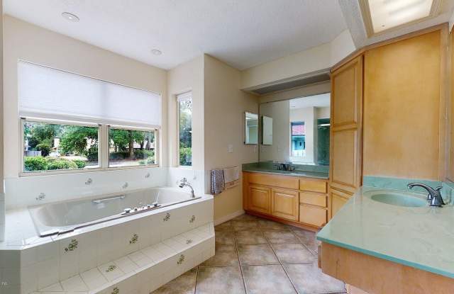 8248 GARDEN VIEW CT Gallery 4