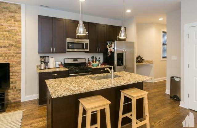 1218 W Diversey Pkwy, photos photos