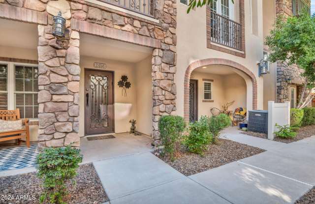 2458 E ROMA Avenue photos photos