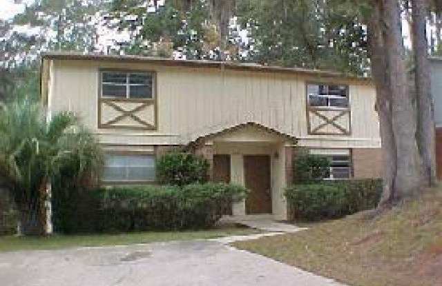 2406 Ramblewood Street photos photos
