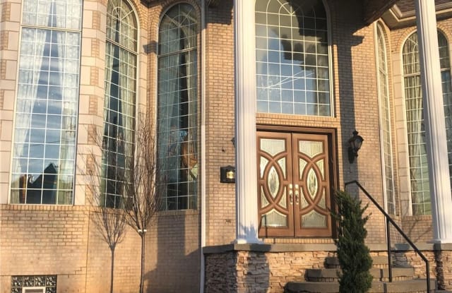 1911 East 73 St - 1911 East 73rd Street, Cleveland, OH 44103