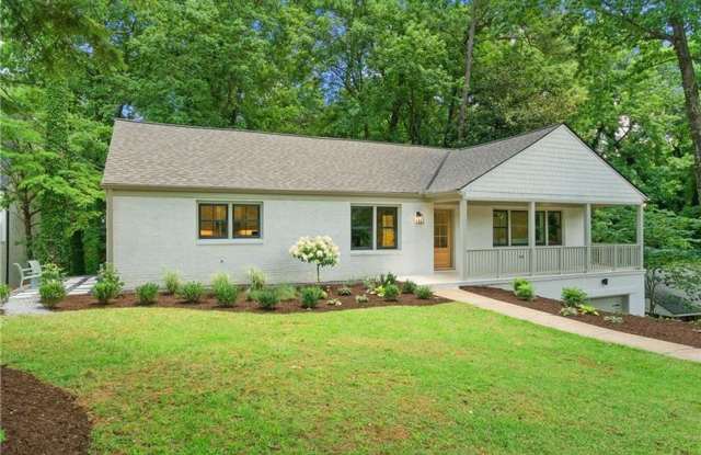 Designer Living with Charm in North Buckhead photos photos
