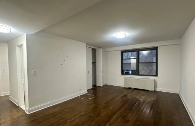 244 E 44th St photos photos