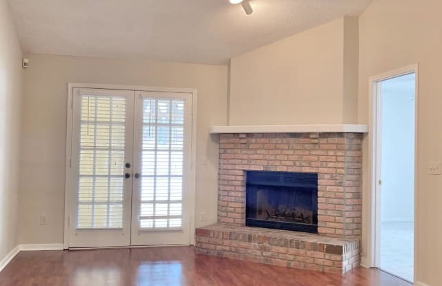 8823 IVEY RD - 8823 Ivey Road, Jacksonville, FL 32216