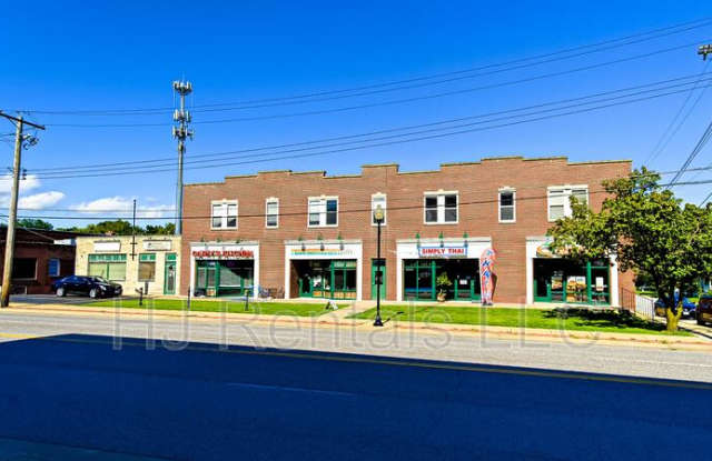 252 South Florissant Road - Apt B Gallery 2