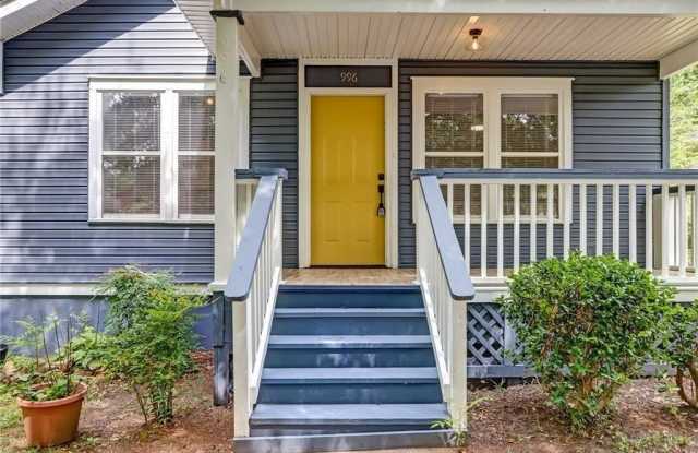 996 Washington Street SW photos photos