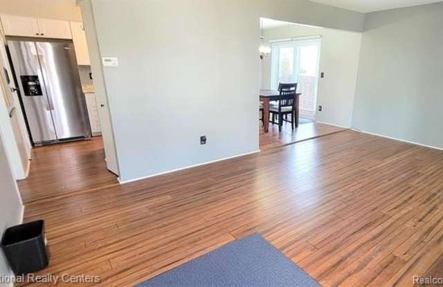 34149 GARFIELD Circle Gallery 3