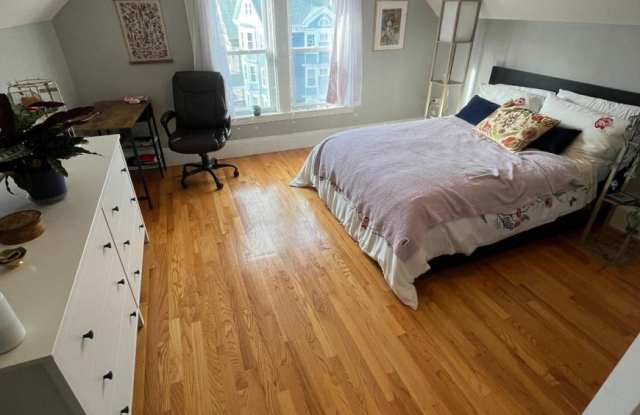 122 Calumet St. Gallery 4