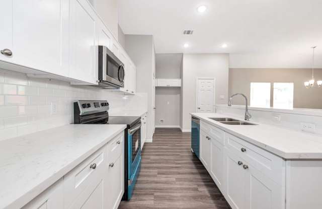 1206 Denison Ave ***Ask about our No Cash Security Deposit Option*** Gallery 4