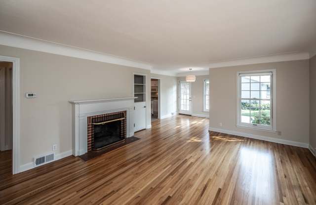 3061 Cavell Ave. S. Gallery 2