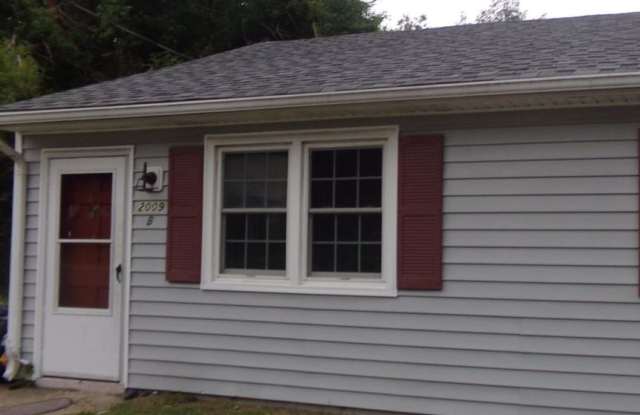2 bedroom duplex in Hopewell - 2009 Day Street, Hopewell, VA 23860