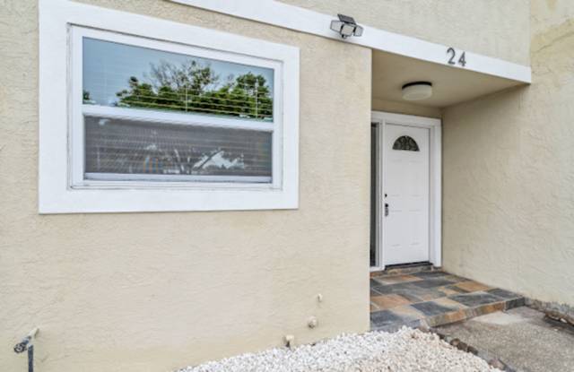 GORGEOUS REMODELED 2BR/1.5BA TOWNHOME IN TALL PINES, LARGO! photos photos